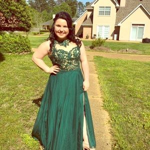 GORG PROM DRESS!!! 😍 Size 18 Macduggal Dress